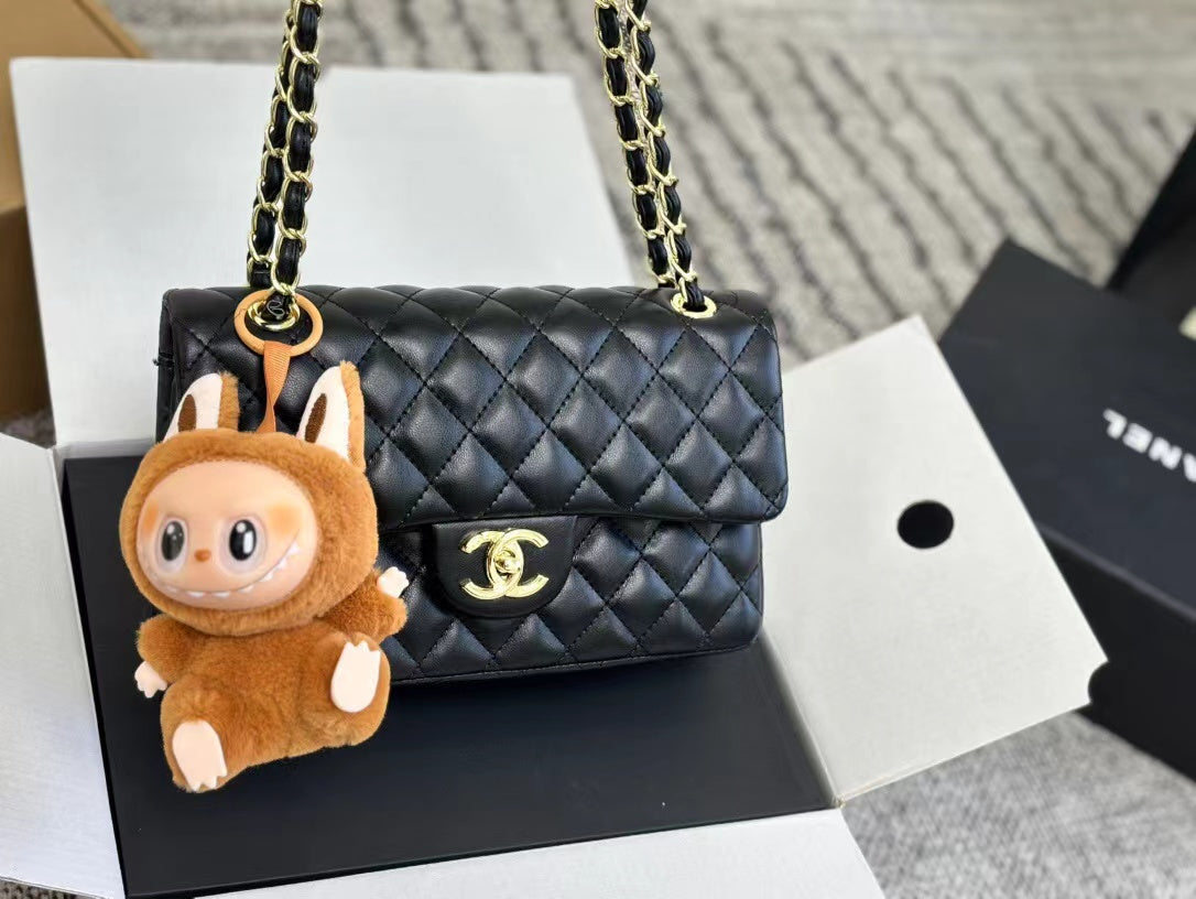 1112#  Lady's handbag with box