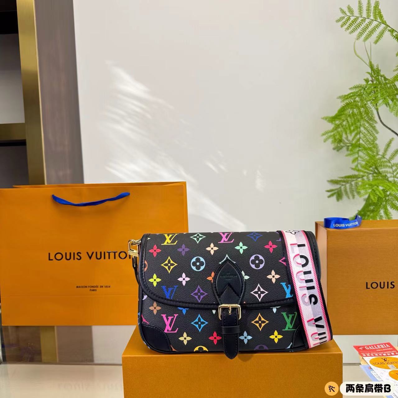 LV M45985#  Lady's handbag with box
