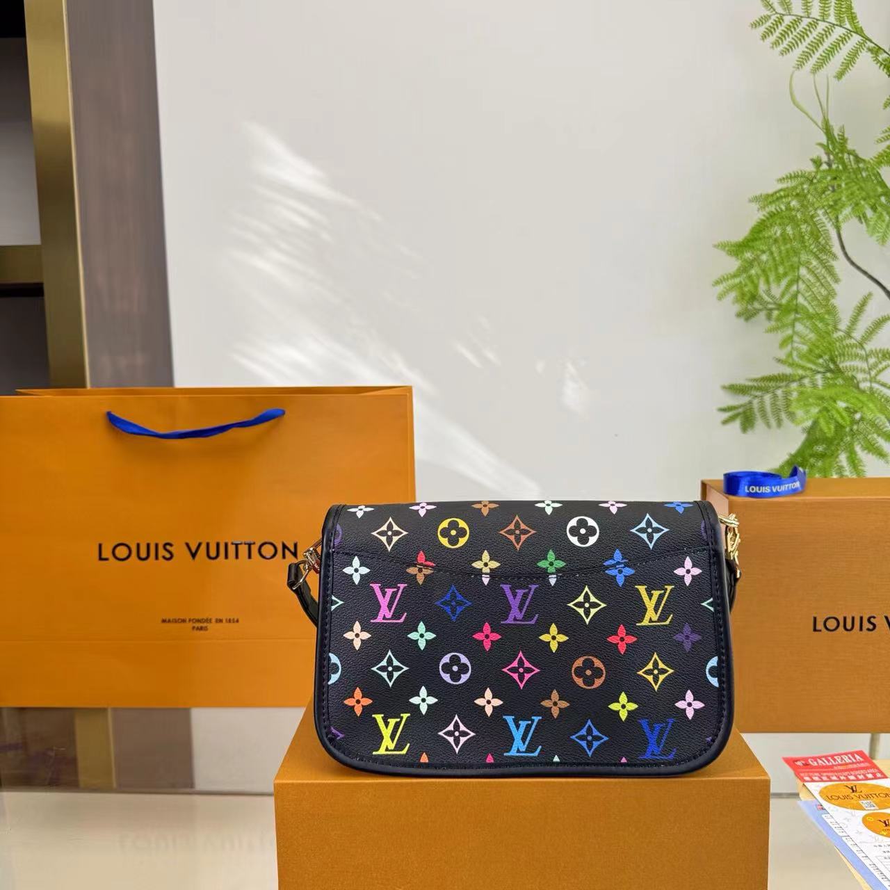 LV M45985#  Lady's handbag with box