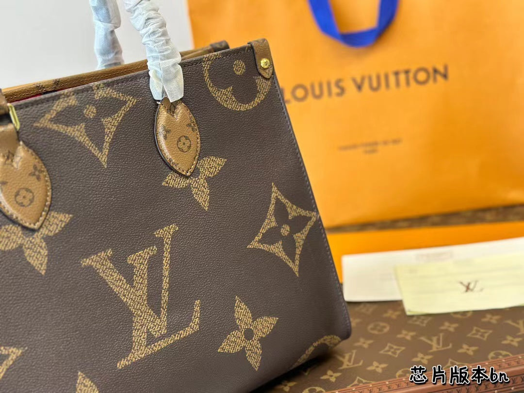 LV M45321#  Lady's handbag with box