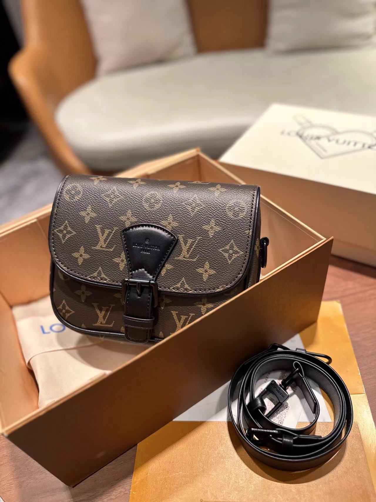 LV M47060#  Lady's handbag with box
