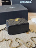 AO 22198#  Lady's handbag with box
