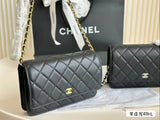 AO 22196#  Lady's handbag with box